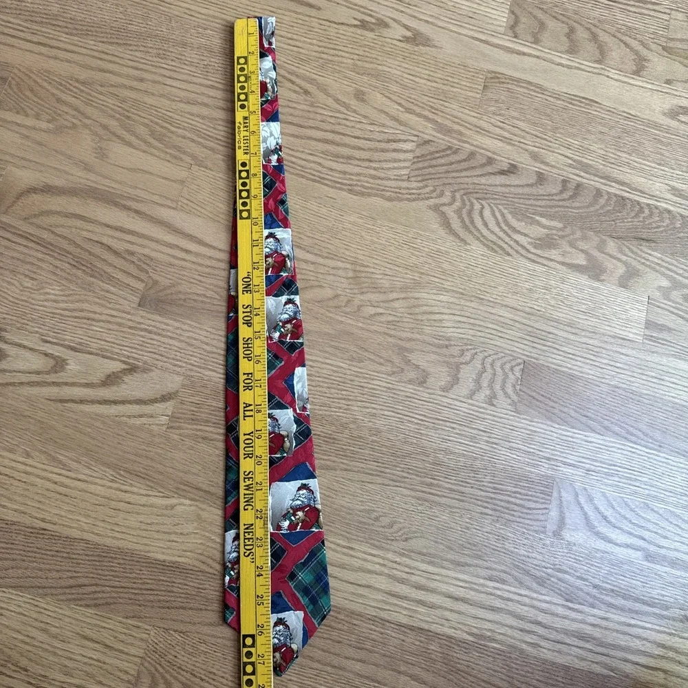 Christmas Silk Tie Santa With Horse & Bear Toys 54 Inches 1995‎ NEW Unworn